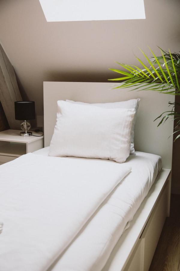 Apartamenty Leszno Екстериор снимка