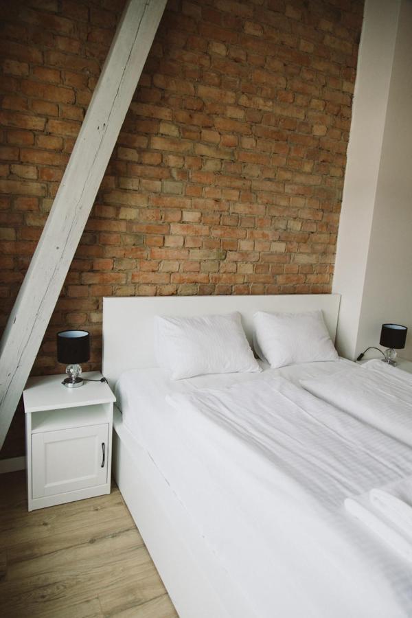 Apartamenty Leszno Екстериор снимка