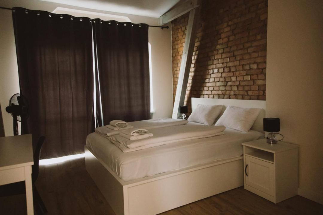 Apartamenty Leszno Екстериор снимка